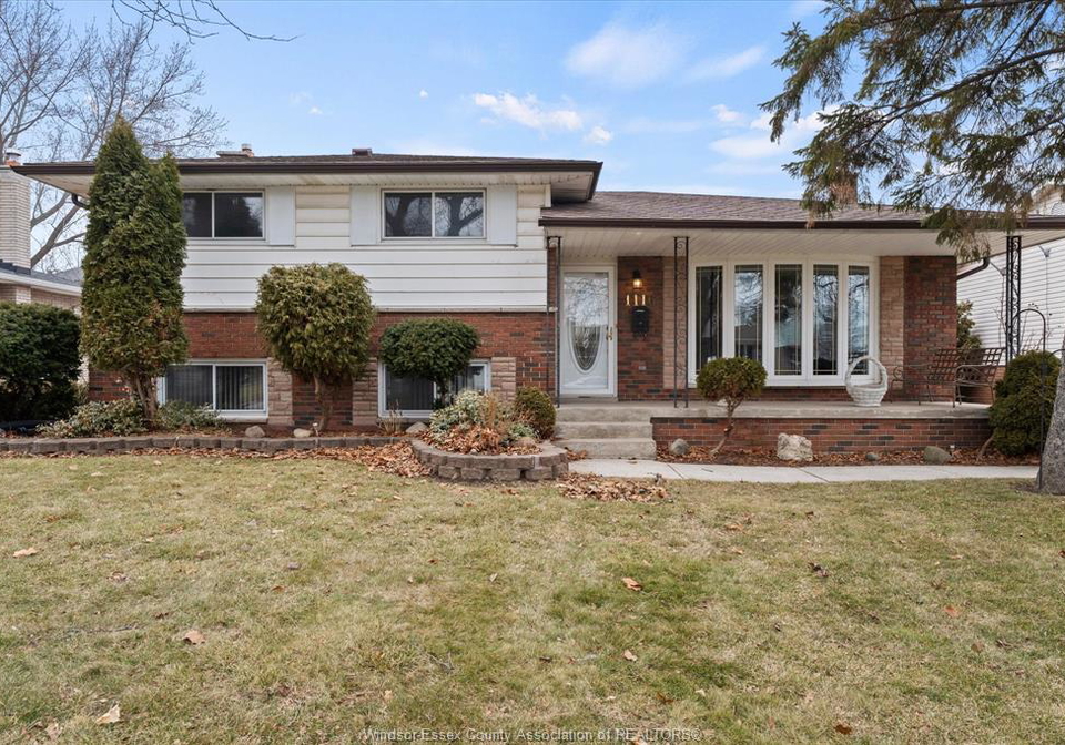 1116-sumach-crescent-windsor-ontario-26018806