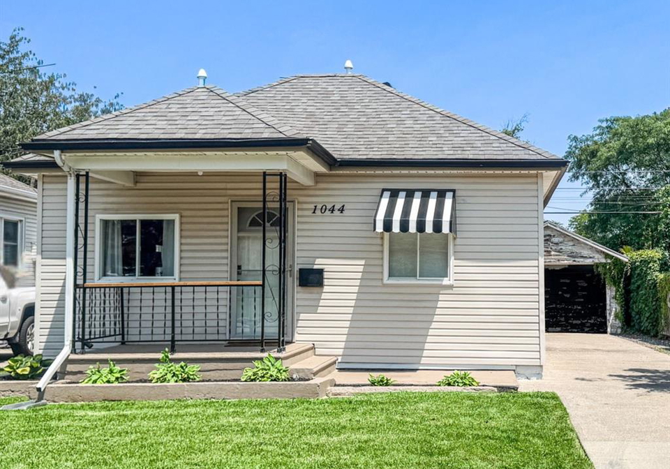 1044-reedmere-road-windsor-ontario-26018809