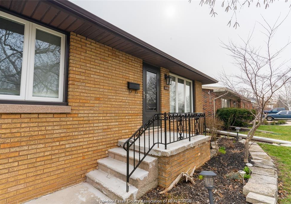 1120-parkview-avenue-windsor-ontario-26018814