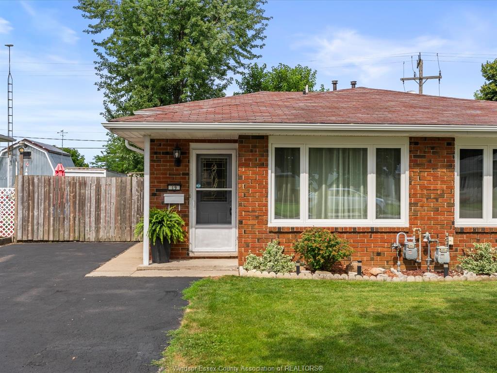 19-bruce-leamington-ontario-26018818
