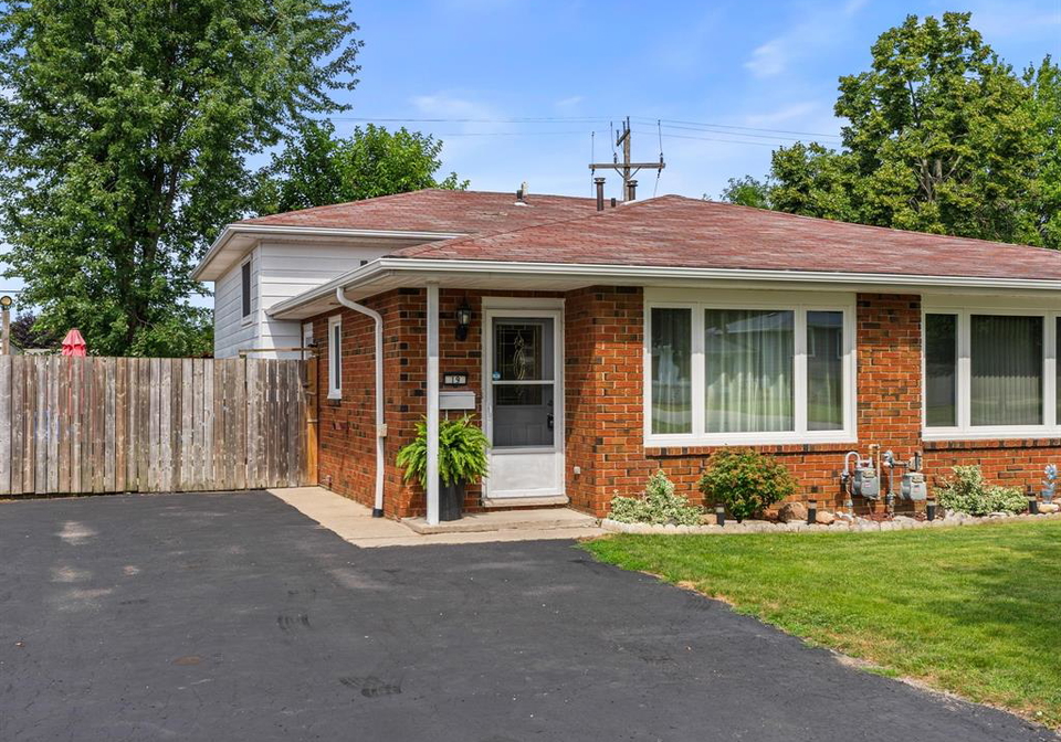 19-bruce-leamington-ontario-26018818