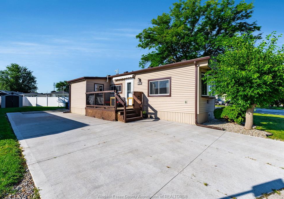 29-parkside-drive-mcgregor-ontario-26018824