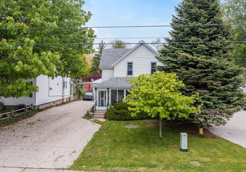 219-inshes-chatham-ontario-26018825