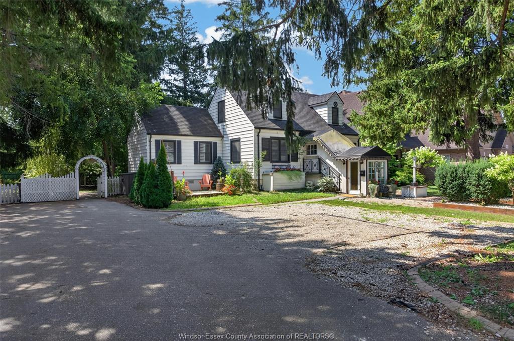 935-bartlet-windsor-ontario-26018841