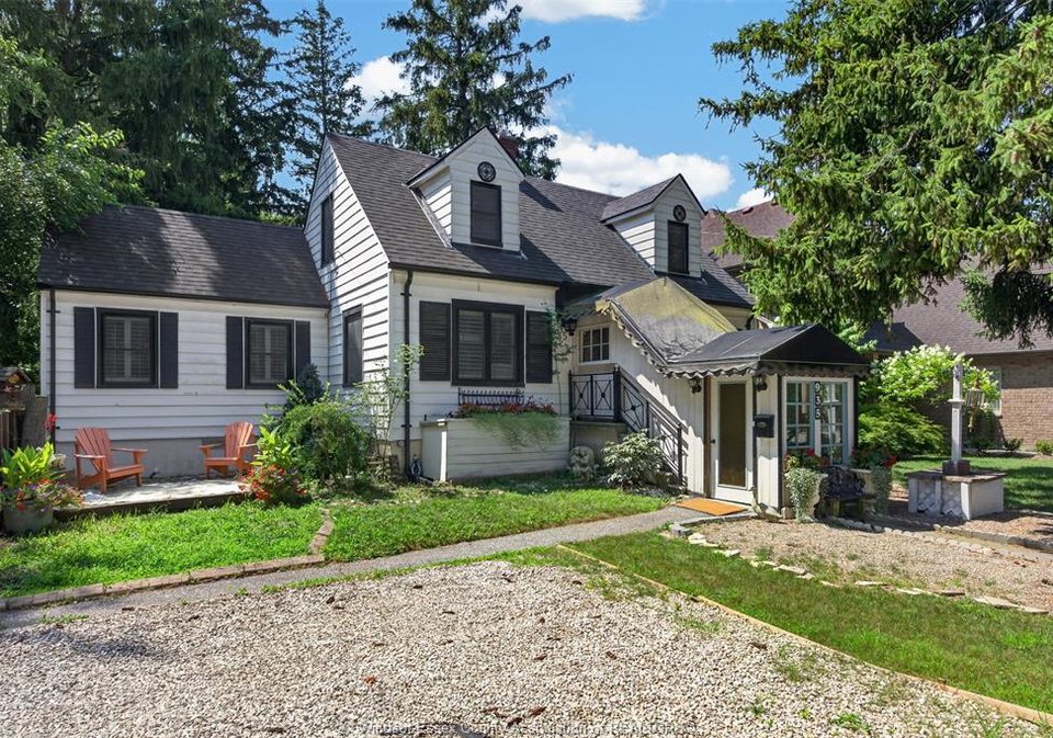 935-bartlet-windsor-ontario-26018841