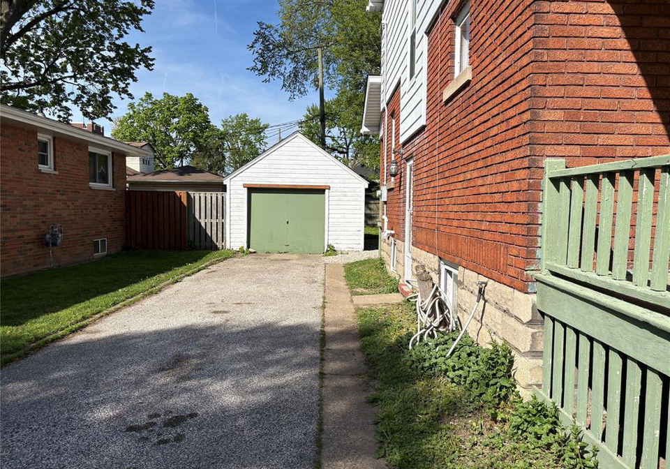 855-edward-windsor-ontario-26018850