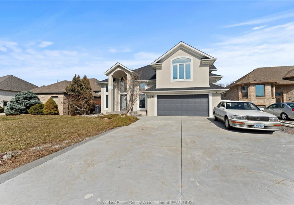 938-nova-windsor-ontario-26018851