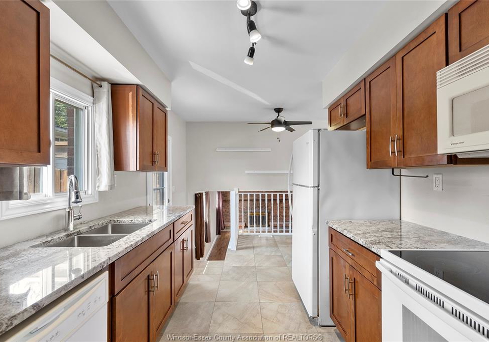 3083-jefferson-boulevard-windsor-ontario-26018852