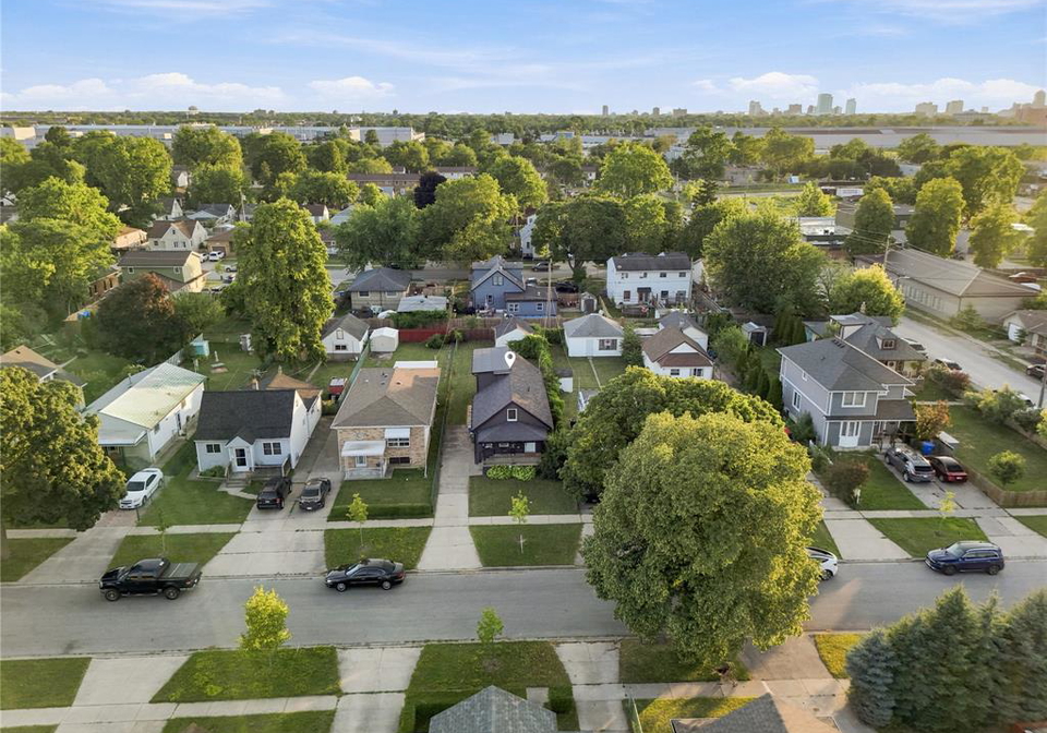 1223-aubin-windsor-ontario-26018853