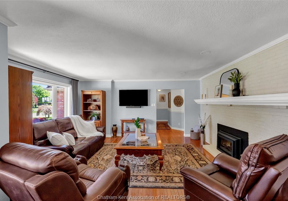 27-cramar-crescent-chatham-ontario-26018863