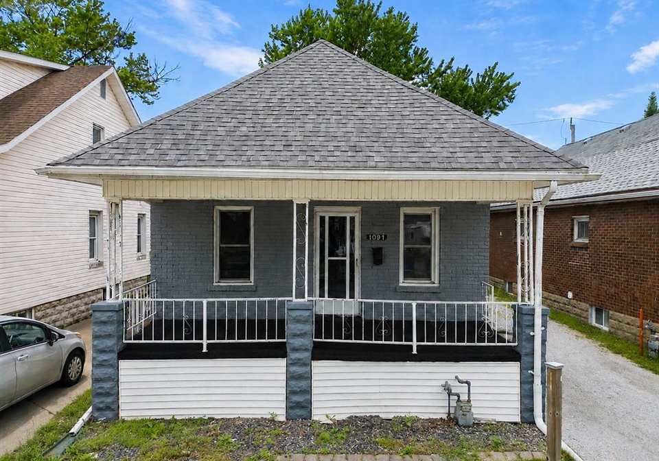 1091-lena-windsor-ontario-26018867