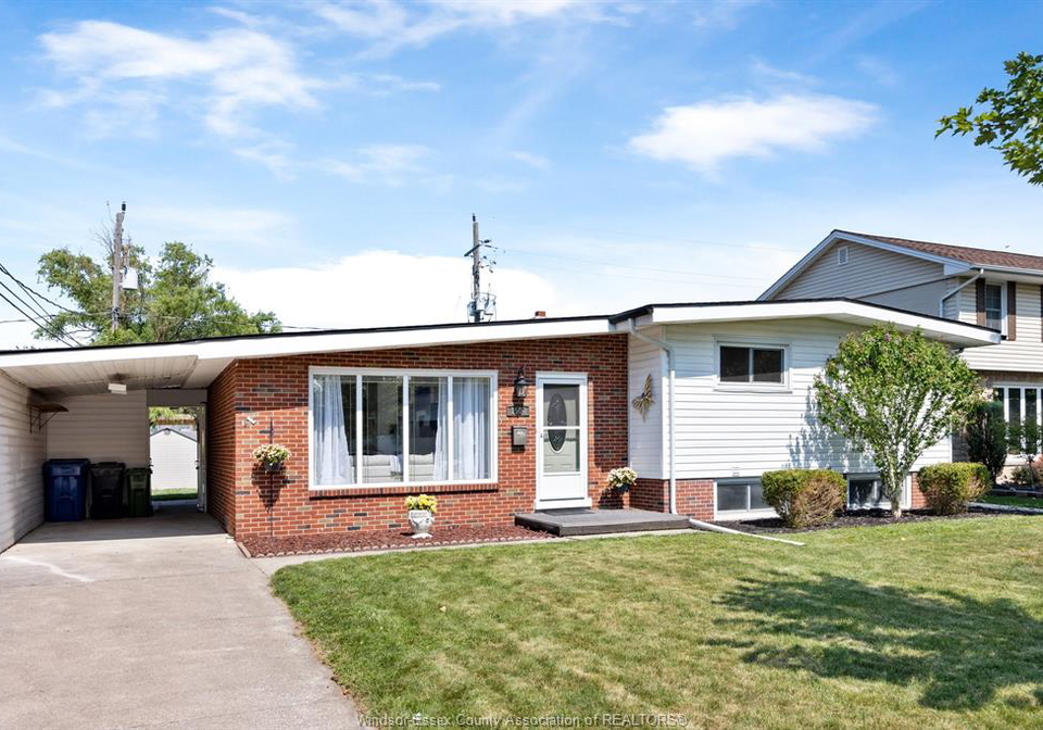 1507-st-gabriel-windsor-ontario-26018870