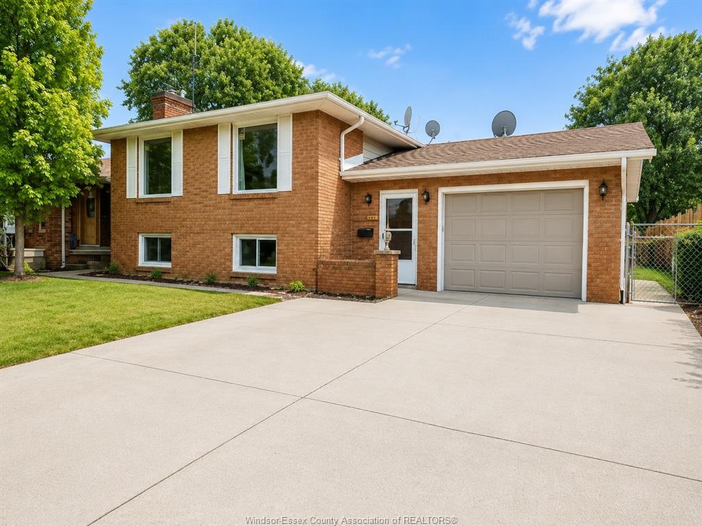 2997-regis-avenue-windsor-ontario-26018877