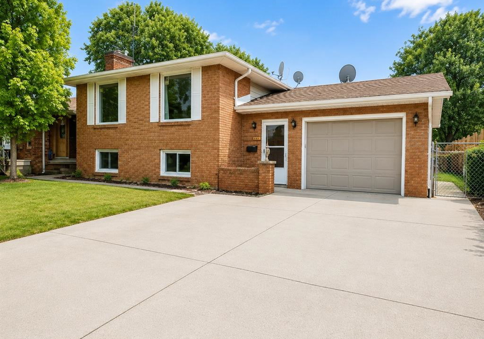2997-regis-avenue-windsor-ontario-26018877