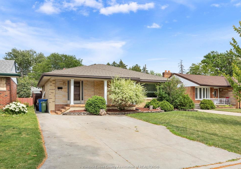 850-greendale-drive-windsor-ontario-26018888