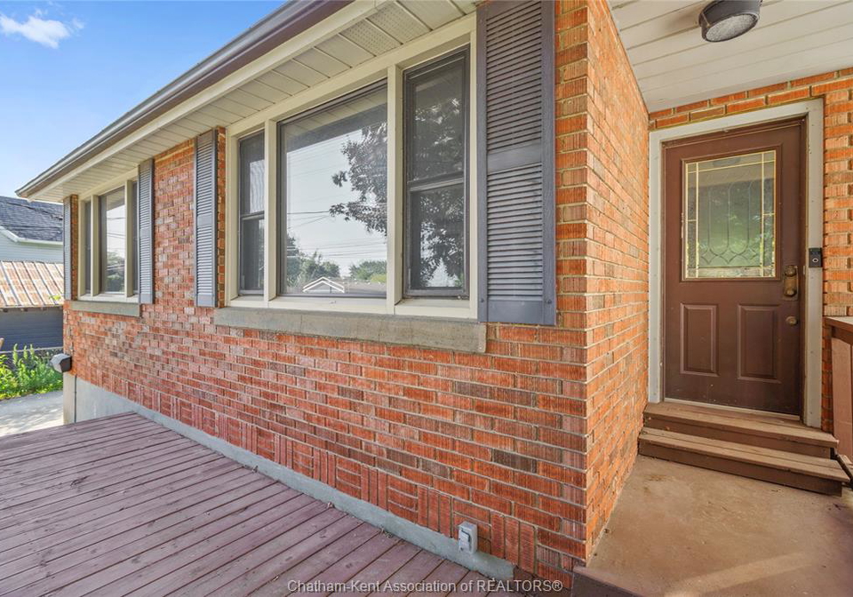204-mcnaughton-avenue-east-chatham-ontario-26018890