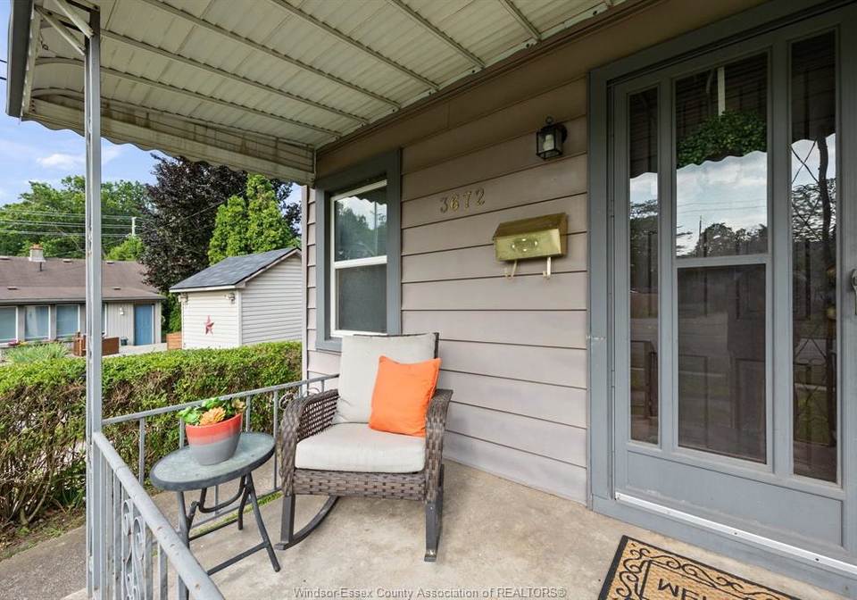 3672-girardot-windsor-ontario-26018893