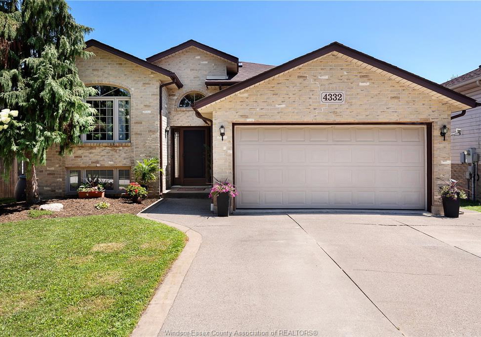 4332-monterey-court-windsor-ontario-26018901