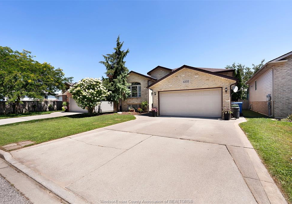 4332-monterey-court-windsor-ontario-26018901