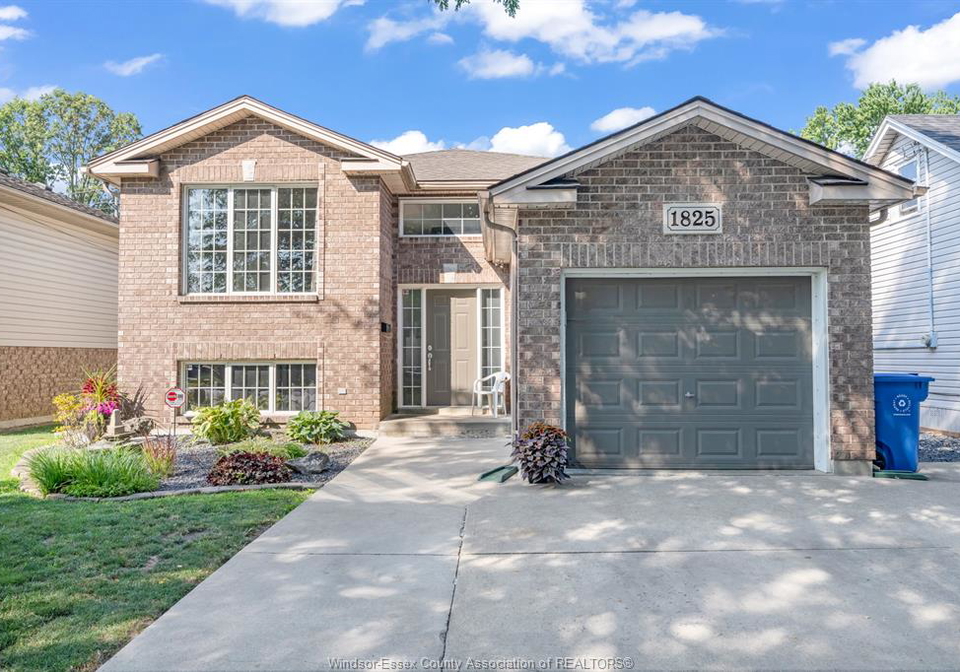 1825-westminster-windsor-ontario-26018903