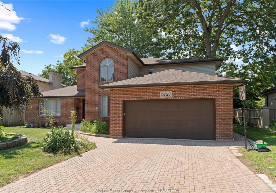 5753-bishop-street-lasalle-ontario-26018906