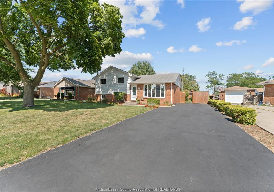 5086-colbourne-drive-windsor-ontario-26018913
