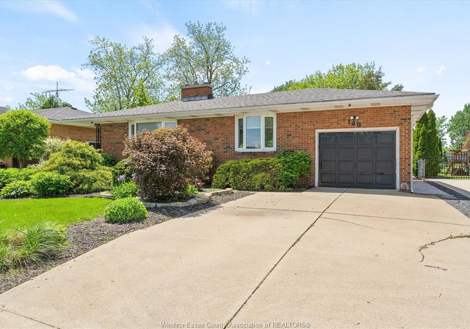 140-victoria-street-south-amherstburg-ontario-26018917