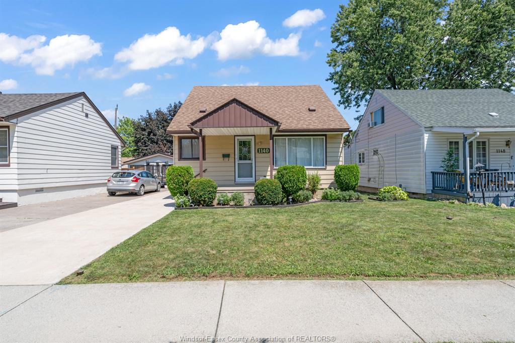 1140-lena-windsor-ontario-26018919
