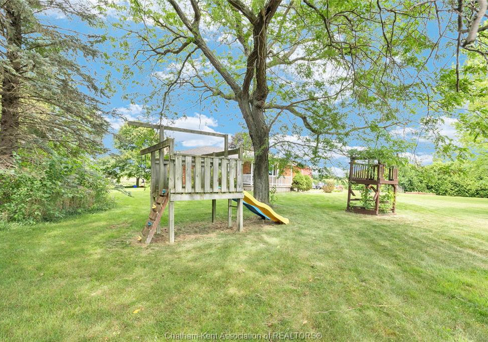 9745-eberts-line-chatham-kent-ontario-26018926