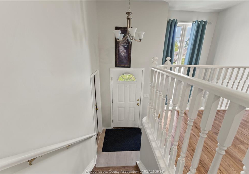 4135-st-clair-lasalle-ontario-26018932