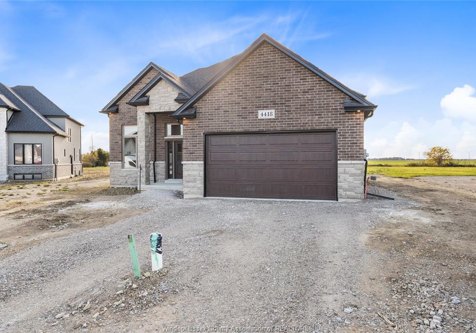 116-bloomington-way-chatham-ontario-26018945