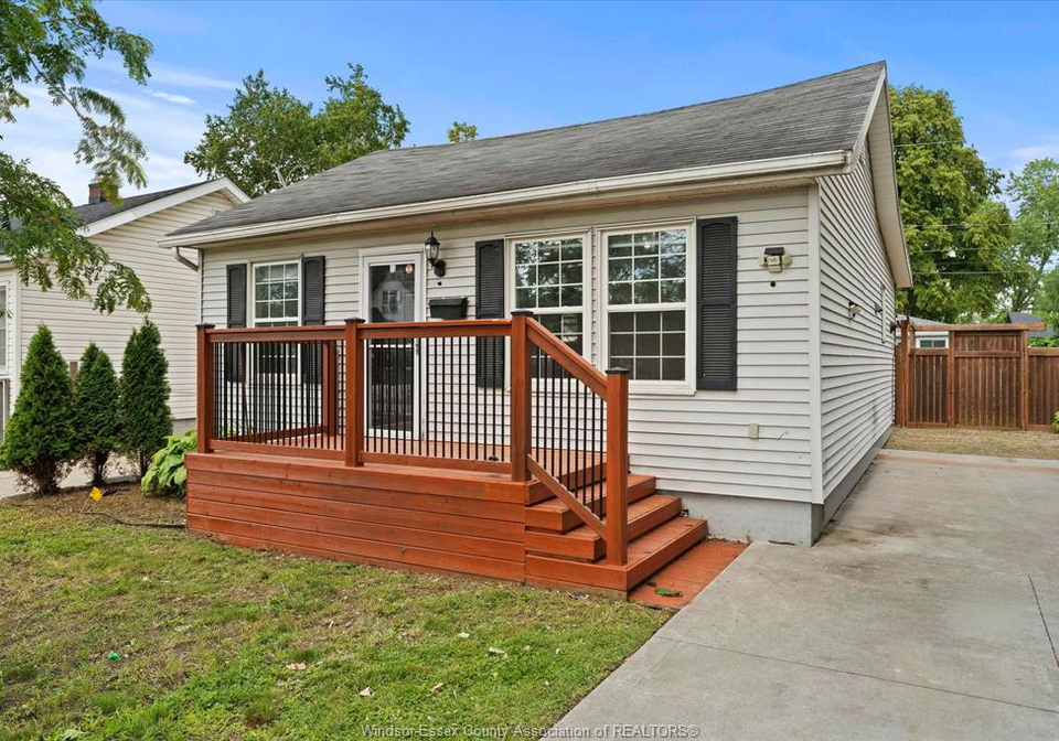 1330-central-avenue-windsor-ontario-26018955