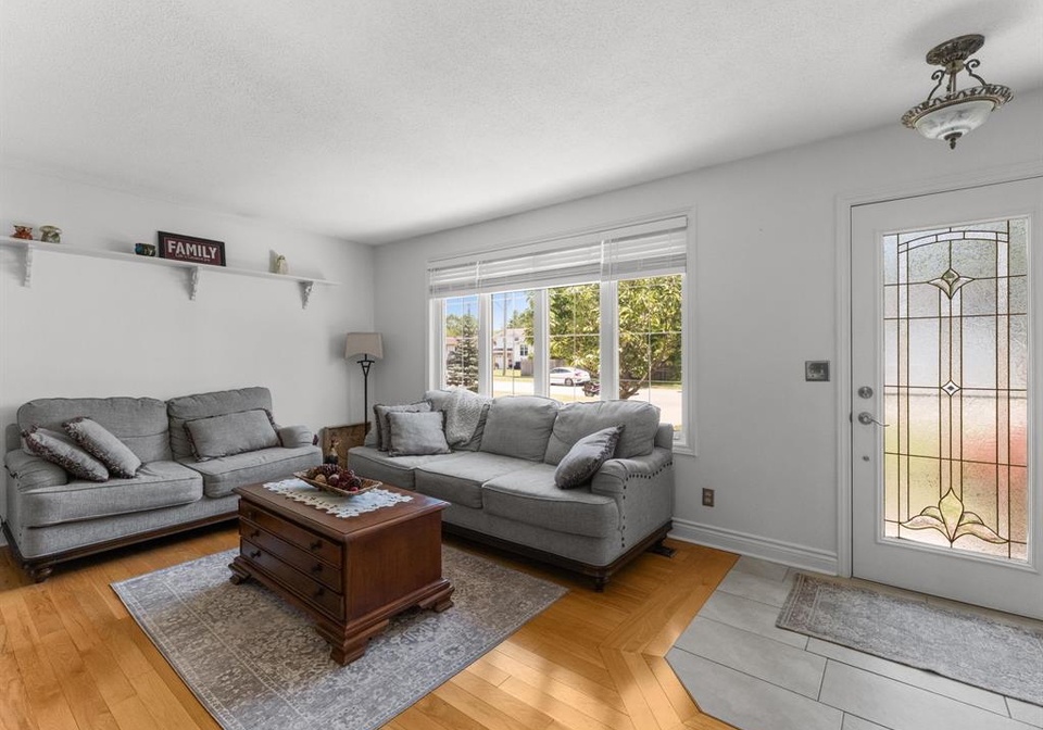 119-hill-street-cottam-ontario-26018958