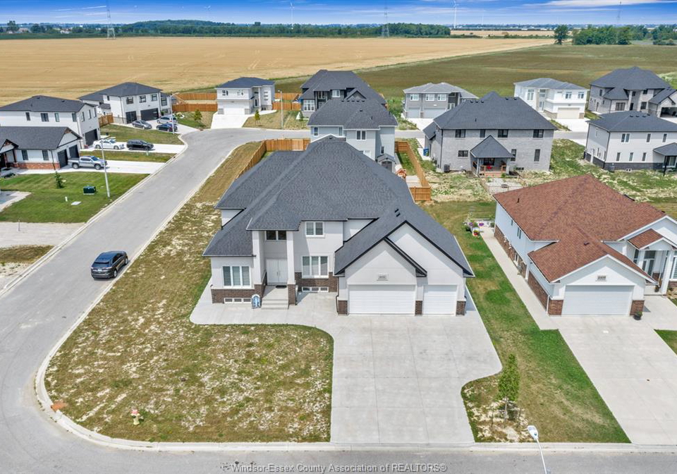 4411-belmont-avenue-lakeshore-ontario-26018961