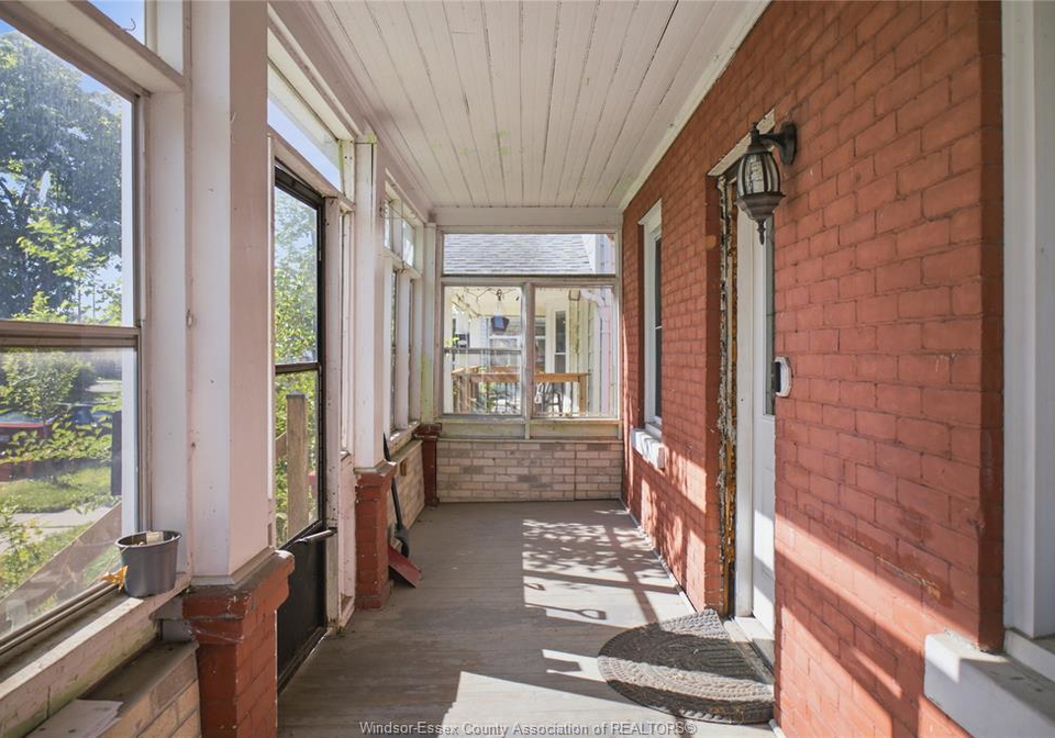977-gladstone-windsor-ontario-26018964