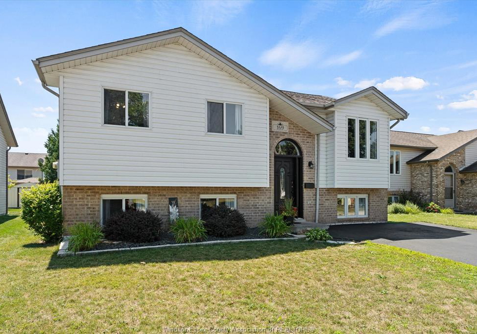 169-mediterranean-avenue-amherstburg-ontario-26018971
