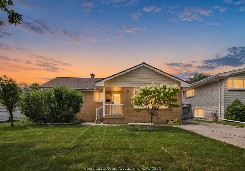 465-christopher-windsor-ontario-26018978
