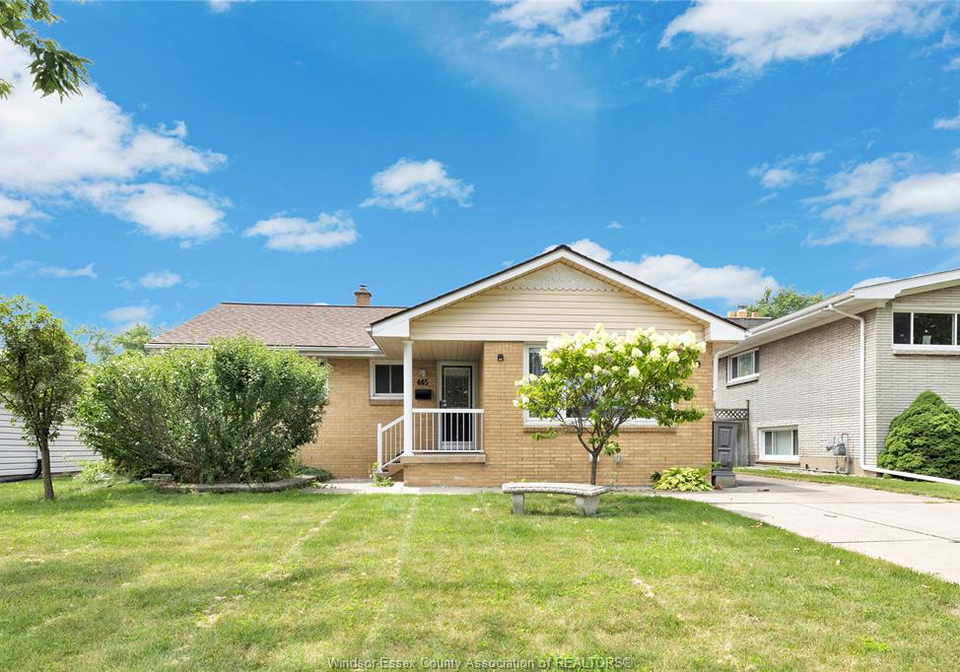 465-christopher-windsor-ontario-26018978