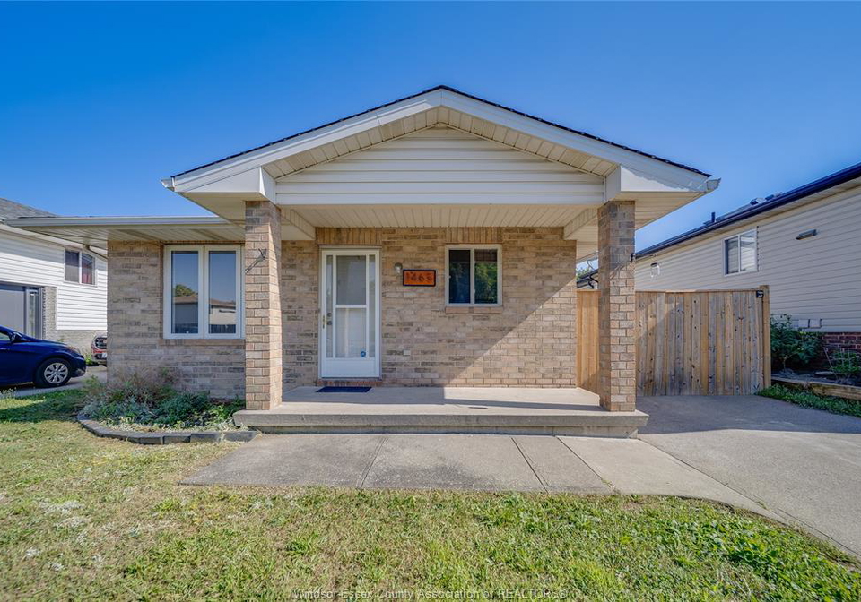 1465-foster-avenue-windsor-ontario-26018980