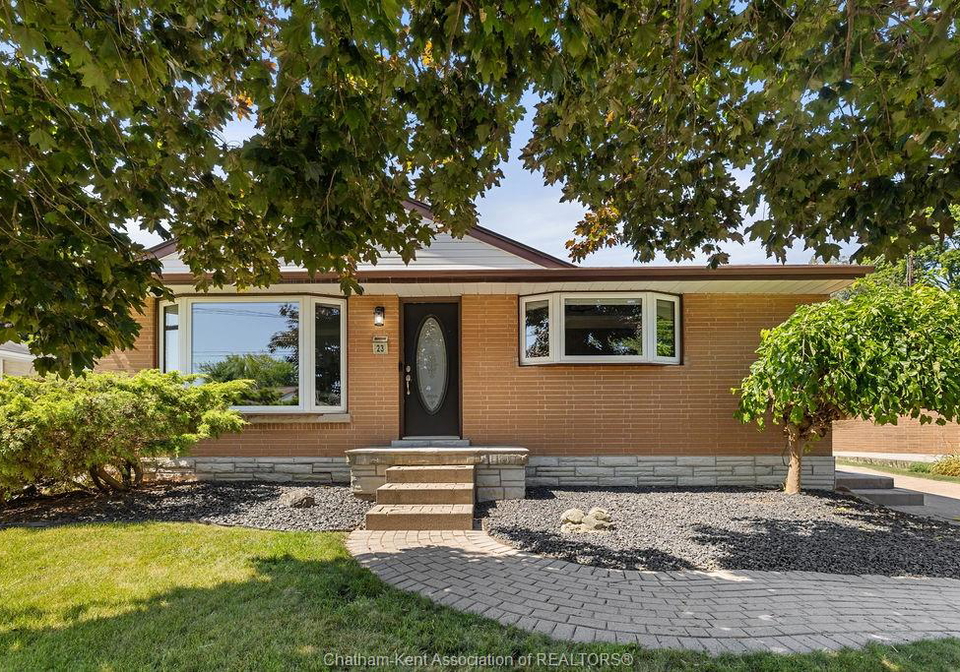 23-queensway-drive-chatham-ontario-26018985