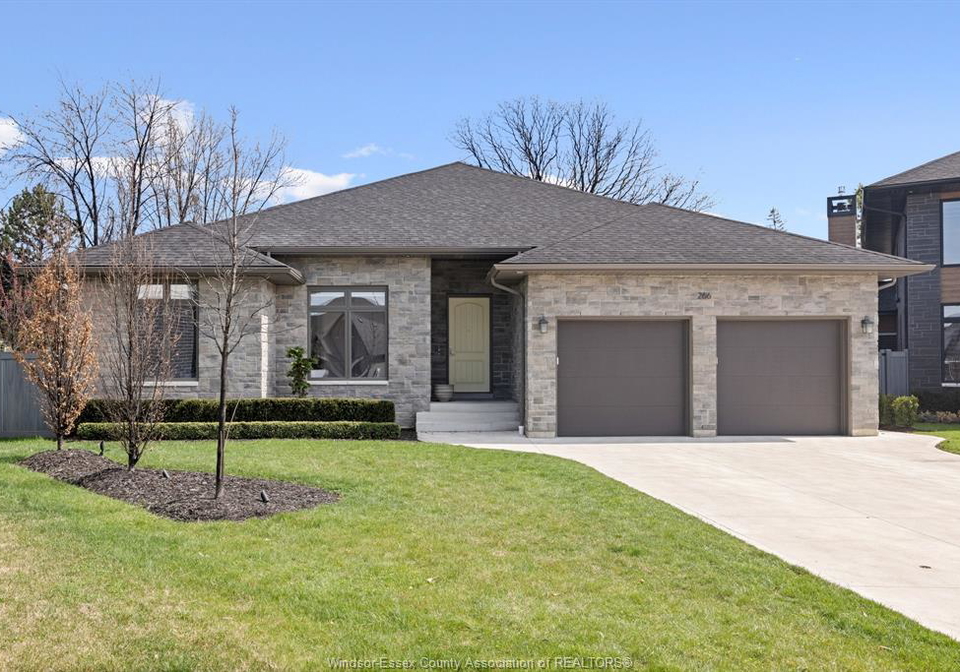 266-xavier-circle-lakeshore-ontario-26018995
