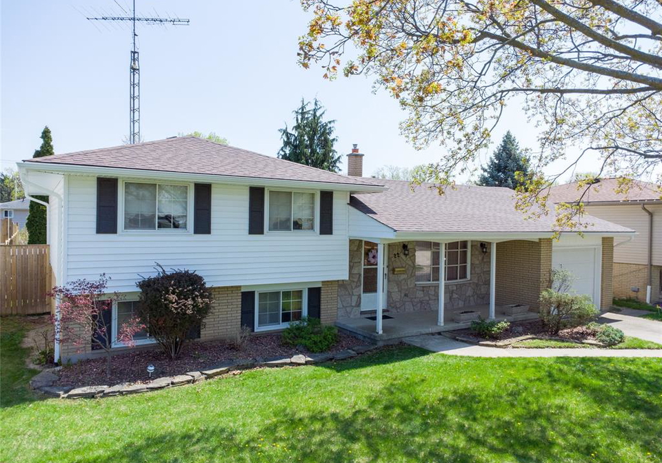 22-pembroke-crescent-chatham-ontario-26019000