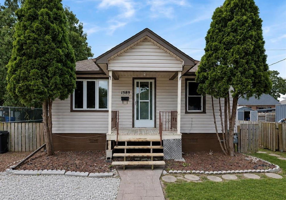 1589-drouillard-windsor-ontario-26019007