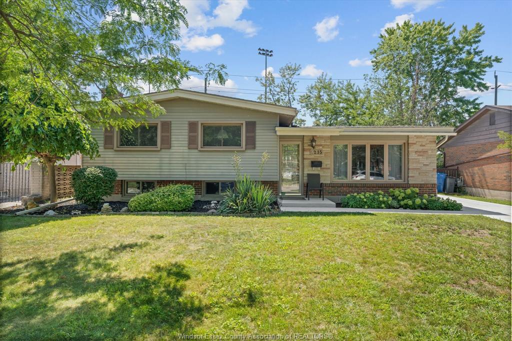 4235-mitchell-crescent-windsor-ontario-26019015