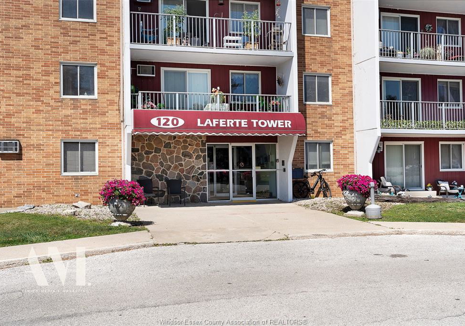 120-pickering-amherstburg-ontario-26019017