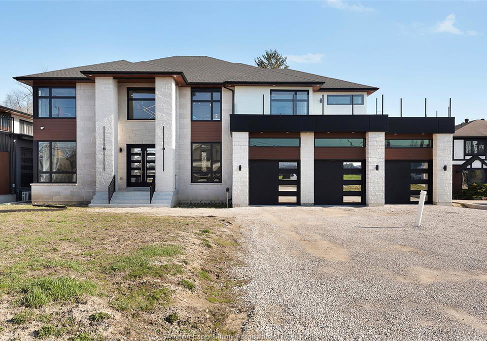 8535-riverside-drive-east-windsor-ontario-26019019