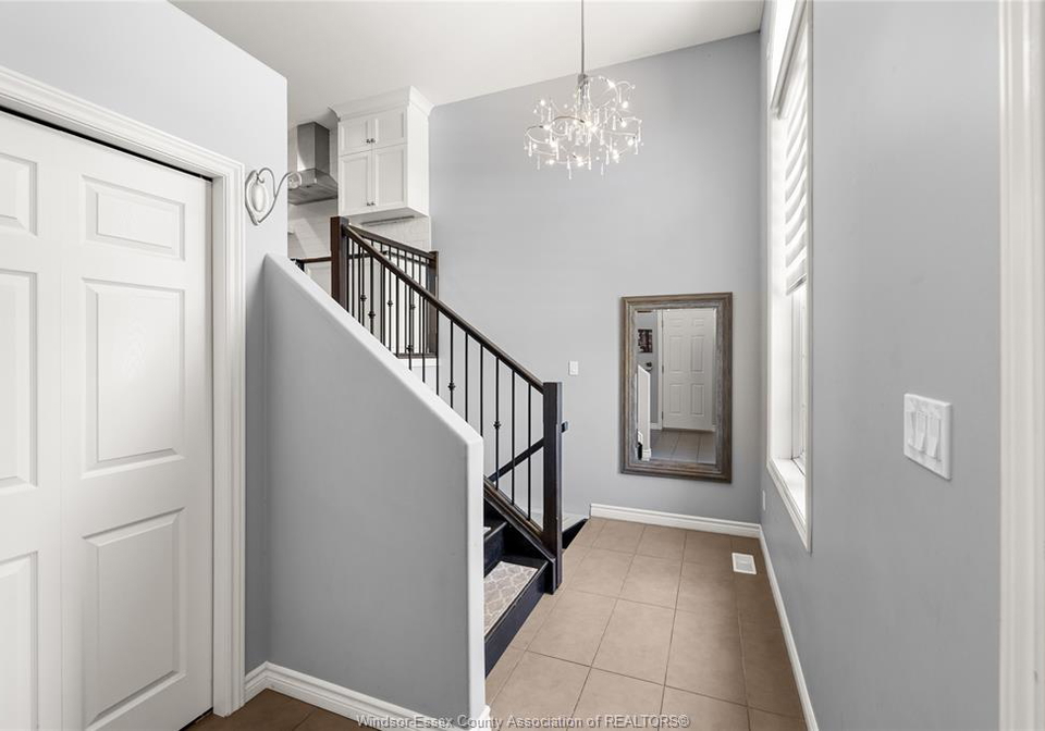 1068-thunderbay-avenue-windsor-ontario-26019020