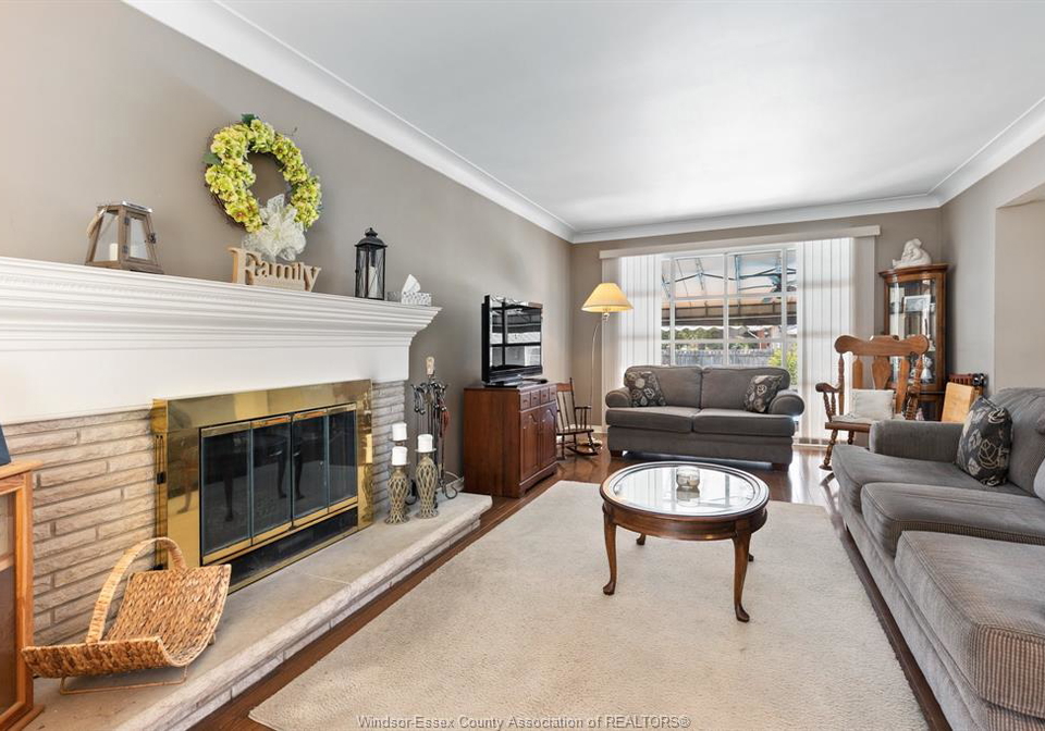 3495-everts-avenue-windsor-ontario-26019025