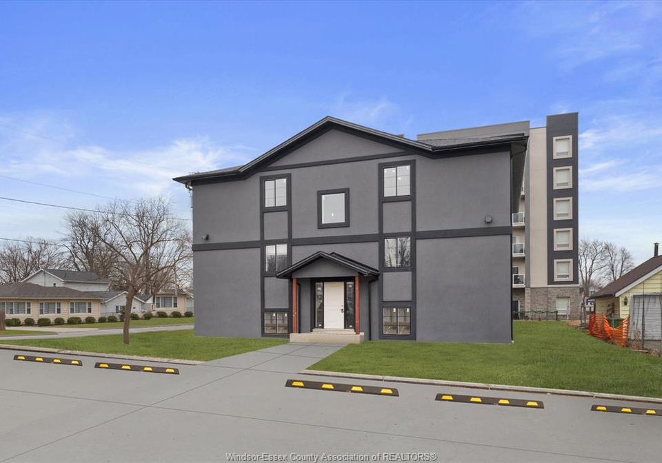 120-centre-street-essex-ontario-26019031