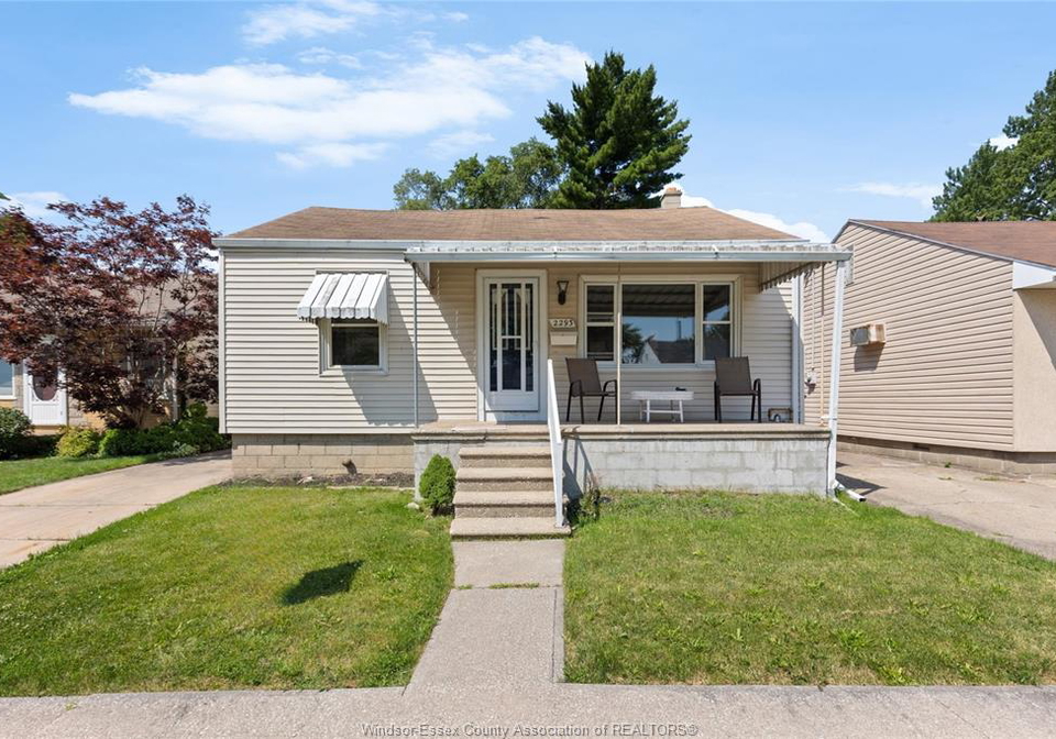 2293-marentette-windsor-ontario-26019034